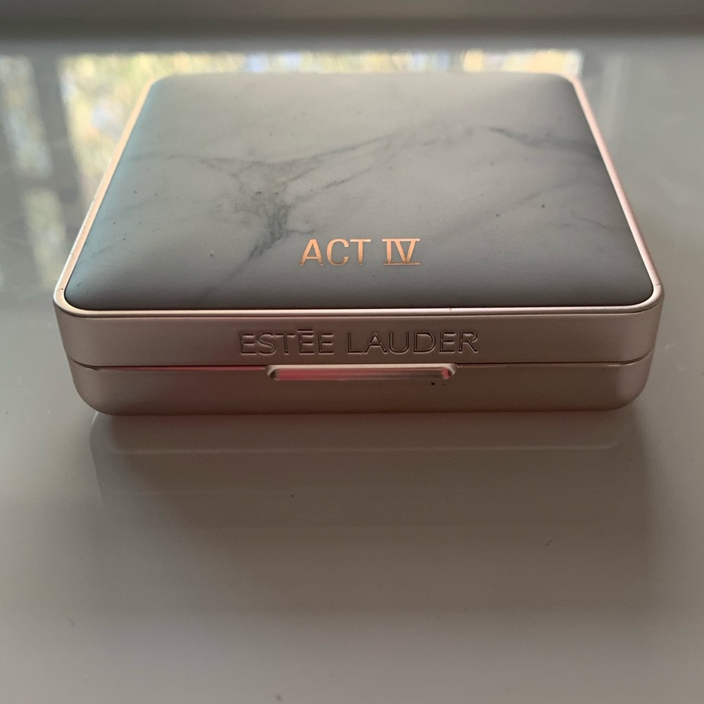 esteé lauder act IV highlighter